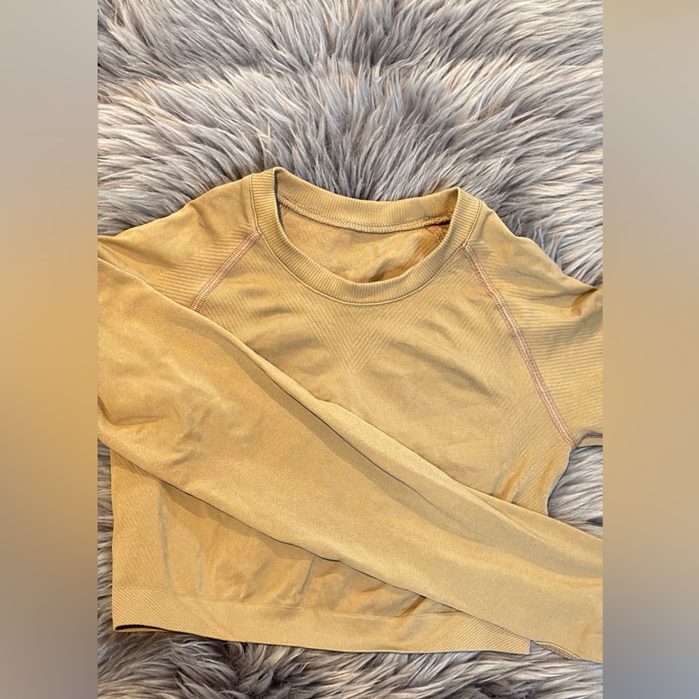 Alphalete Stratus long sleeve